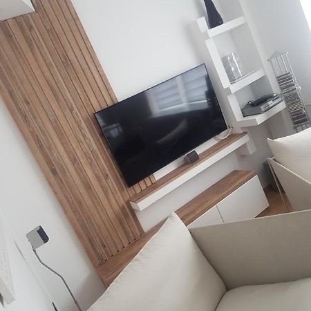 Centar Ns Apartment โนวีซาด ภายนอก รูปภาพ